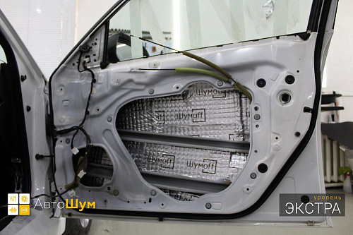 Виброизоляция двери Мазды 6