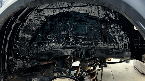 Жидкая резина на арках Лексус НХ