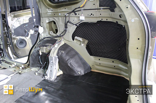 Звукоизоляция арок Митсубиси Аутледер.