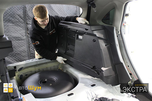 Разбираем багажник Лада Х-Рей