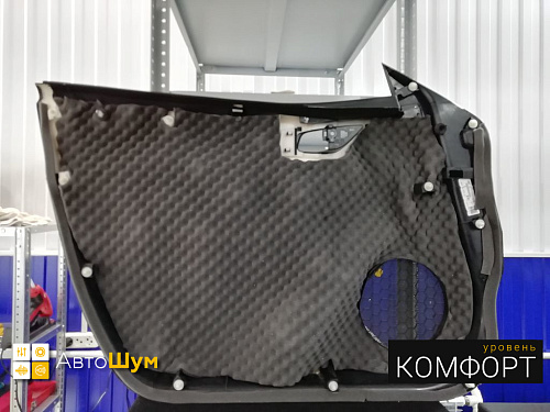 Шумоизоляция дверной обшивки Мазды 3