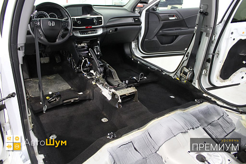 Грязный ковер Хонда Аккорд