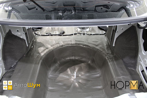 Шумо и теплоизоляция багажника Ниссан Альмеры.