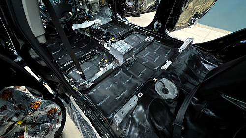 Звукоизоляция пола Тойота Камри 40