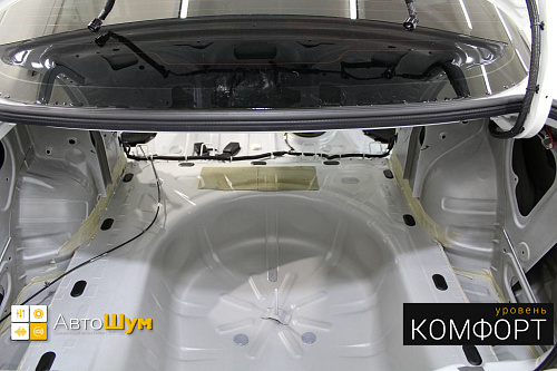 Штатная шумоизоляция багажника Ниссан Альмеры.