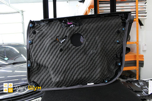 Шумоизоляция дверной обшивки БМВ 2