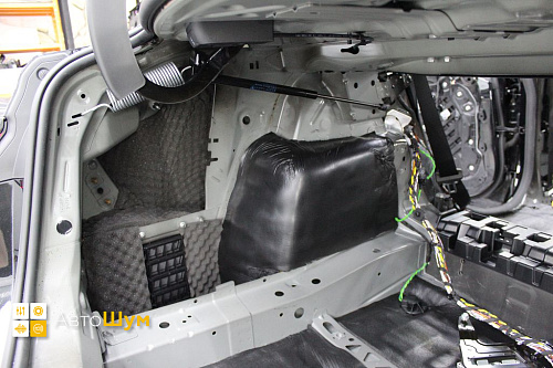 Шумоизоляция арок БМВ 2