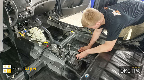 Клеим Шумофф Гермтон 7Л на пол Хендай Крета