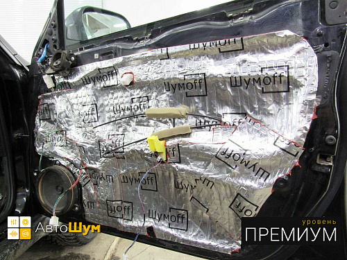 Шумоизоляция дверей Субару ХВ.