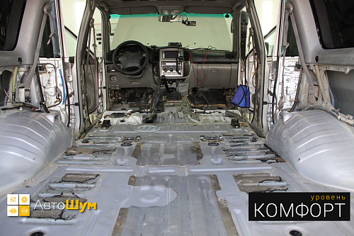 Штатная шумоизоляция багажника и арок Тойоты Ленд Крузер.