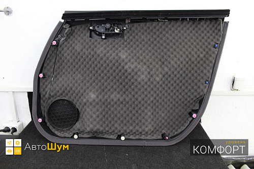 Шумоизоляция дверной обшивки Ниссан Лиф.