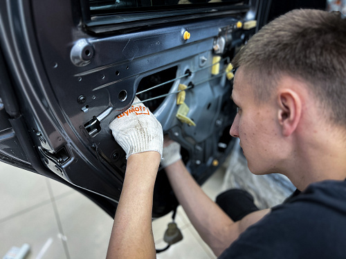 Виброизоляция дверей Ниссан Террано