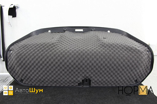 Шумоизоляция обшивки пятой двери Nissan Teana