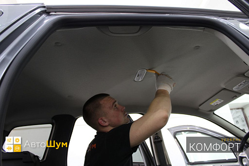 Разбираем обшивку крыши Рено Дастер.