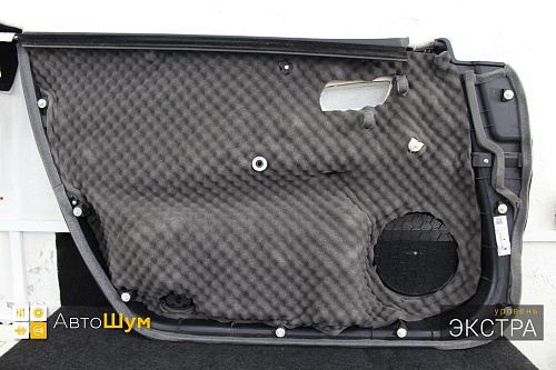 Шумоизоляция дверной обшивки Мазды 6