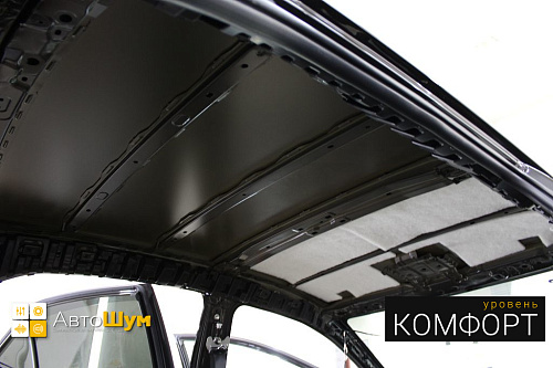 Штатная шумоизоляция крыши Тойоты Короллы Е180.