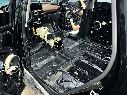 Шумоизоляция пола Хендай Санта Фе