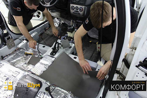 Клеим Шумофф Base 4 на пол Лады Калины