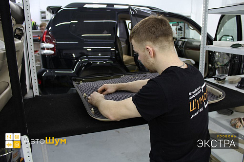 Оклеиваем шумопоглотителем обшивку двери Тойоты Ленд Крузер Прадо 120