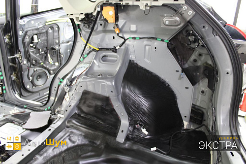 Шумоизоляция арок Мазды СХ5