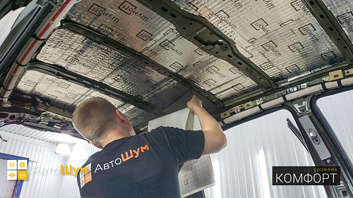 Клеим Шумофф П8 вторым слоем на крышу Хонды СРВ