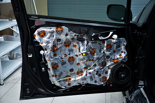 Виброизоляция технологических отверстий дверей Хонда Фит Шатл