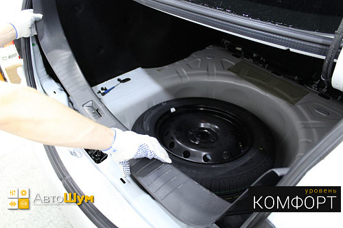 Разбираем багажник Ниссан Альмеры.