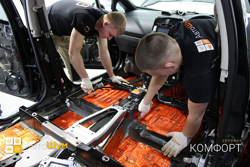 Клеим Шумофф М3 на пол Ниссан Лиф.