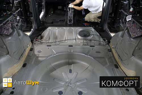 Штатная шумоизоляция багажника Рено Каптюр.