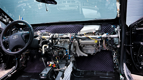 Шумоизоляция панели Тойота Камри 40