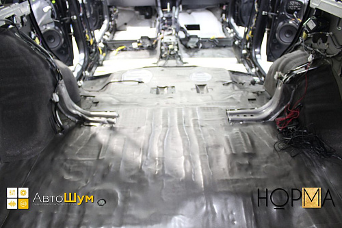 Шумо-теплоизоляция багажника Митсубиси Аутлендер Xl.