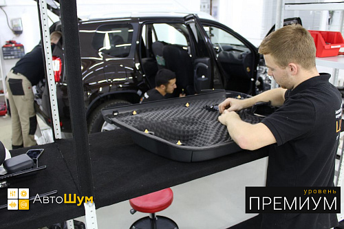 Оклеиваем дверные обшивки Ниссан Террано шумоизоляцией