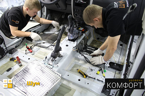 Клеим Шумофф М3 на пол Ниссан Альмеры.