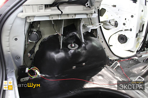 Шумоизоляция арок Лада Х-Рей