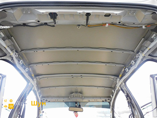 Демонтаж штатной шумоизоляции крыши