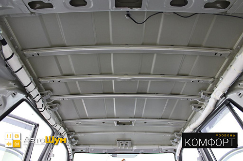 Штатная шумоизоляция крыши Сузуки Гранд Витара.