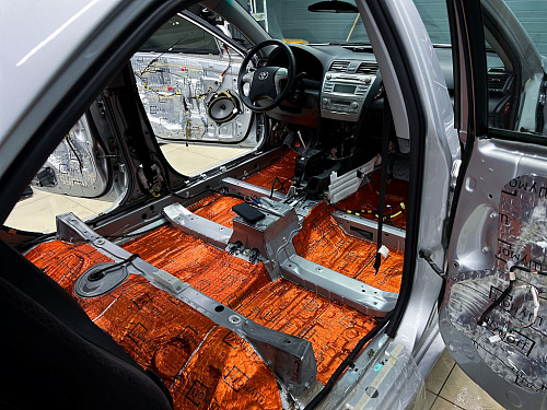 Виброизоляция пола Тойота Камри