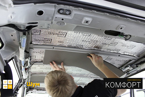 Клеим Шумофф Base 8 вторым слоем на крышу Ниссан Кашкай J11.