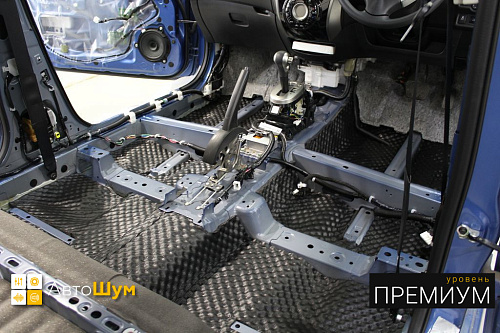 Шумоизоляция пола Ниссан Ноут