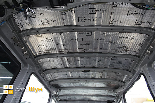 Клеим виброизоляцию Хонда Стэпвэгон