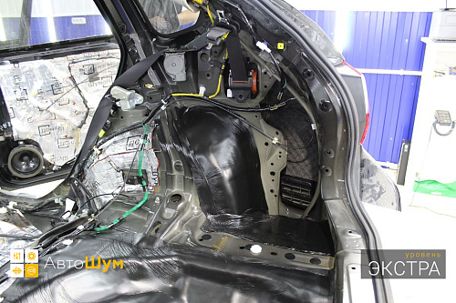 Шумоизоляция арок Субару ХВ