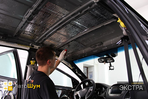 Клеим виброизоляцию на крышу Хендай Икс 35