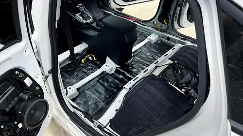 Шумоизоляция пола Киа К3