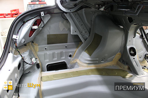 Штатная шумоизоляция арок Джили Эмгранд