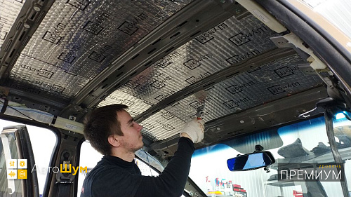 Клеим виброизоляцияю на крышу Хендай Ай 30