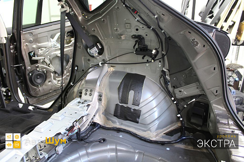 Штатная шумоизоляция арок Ниссан Мурано