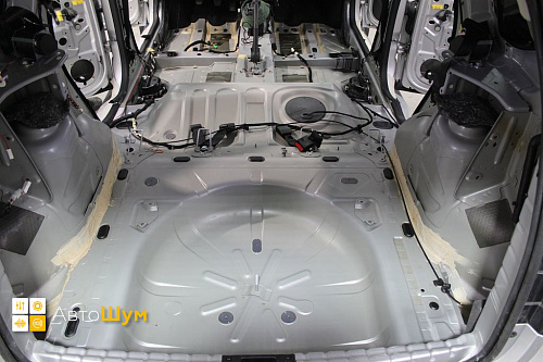 Штатная шумоизоляция Рено Дастер