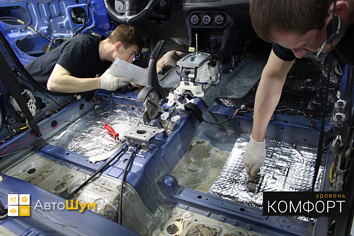 Клеим Шумофф М3 на пол Митсубиси Лансер