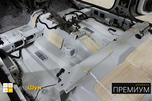 Штатная виброизоляция пола Форд Куга.