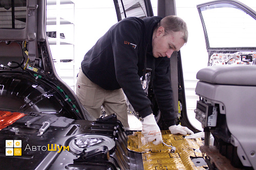 Шумоизоляция пола Лексус ЛХ 470